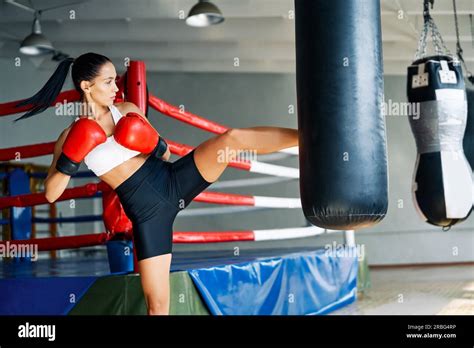 Punching Bag Workout Hi Res Stock Photography And Images Alamy