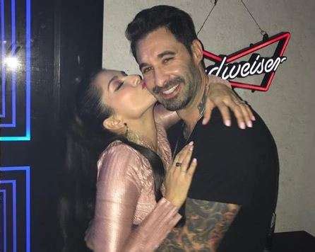 Sunny Leone S Aankh Marey Moves With Husband Daniel Weber Is Treat To