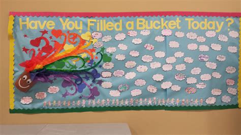 Lakewood Elementary Bucket Filling Bulletin Board