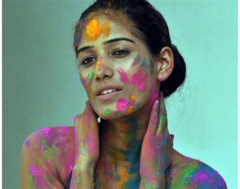 poonam pandey model to bare all if india wins icc world cup 2011 bollywood celebrity