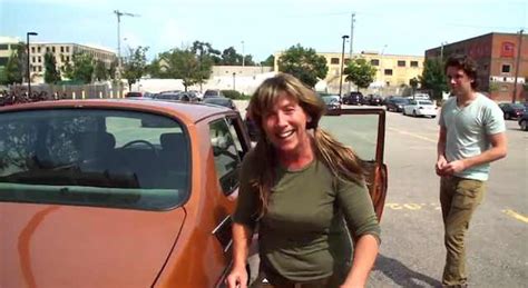 Son Surprises Mom With Her Dream Car Watch Good News Network