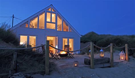 Find large holiday cottages and big houses in east sussex sleeping 10+. Barefoot Beach House | Seaside house, Luxury beach house ...