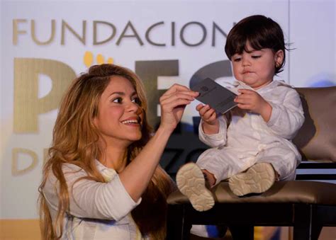 Video Milan El Hijo De Shakira Y Piqué Tiene Madera De Lector ¡mira