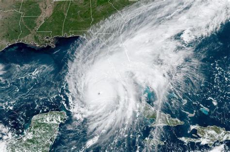 Trending Global Media 蠟 Hurricane Ian Live Tracker Path And Florida Evacuation Updates
