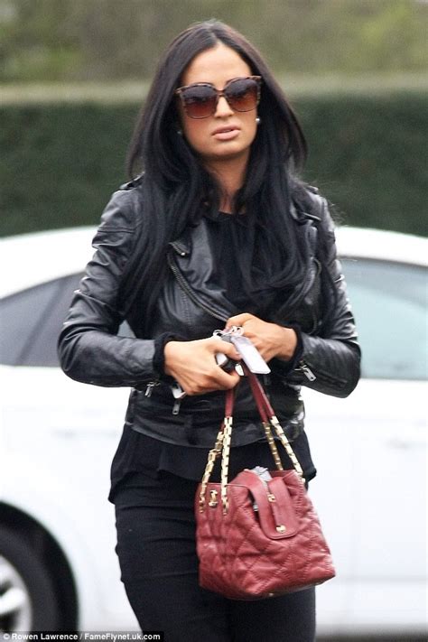 Newly Slim Chantelle Houghton Shows Off Weight Loss In All Black Outfit