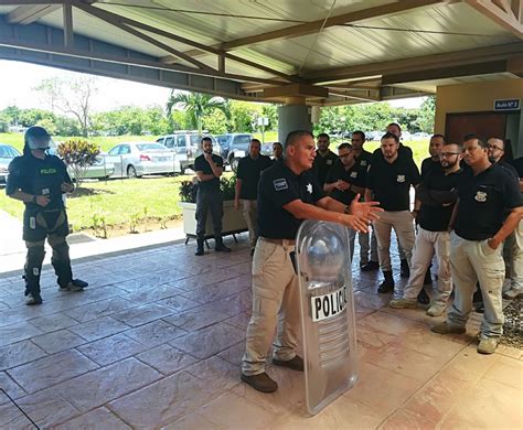 Cns Capacita A PolicÍas De Costa Rica En TÉcnicas De Traslado De Reos