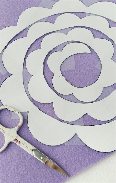 How To Make Felt Flowers Diy With Free Printable Pattern Felt