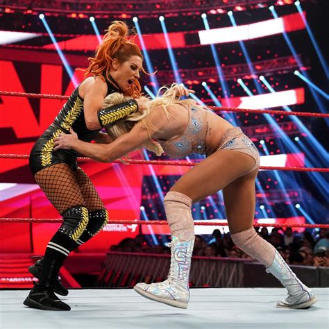 Raw 10 14 19 Charlotte Flair Vs Becky Lynch WWE Photo 43139231