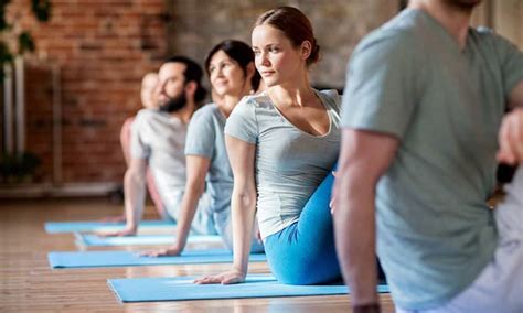 Las 10 Asanas Básicas Para Iniciarse En El Yoga Cmd Sport Fast