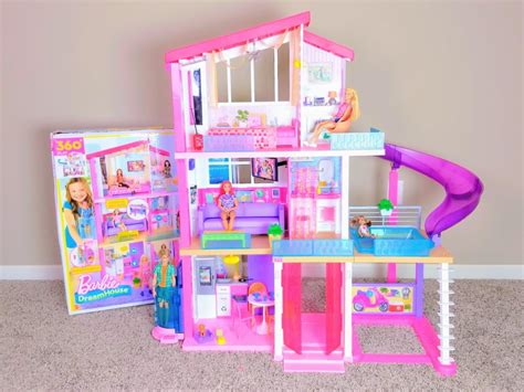 Con más de 91 de alto y 121 cm de ancho, la barbie dreamhouse está llena de características increíbles: Opinion sobre La Casa de los Sueños de Barbie 2018
