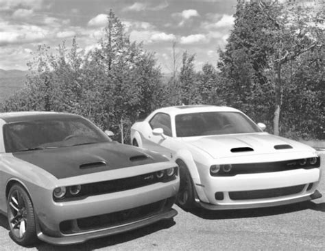 Street Thugs 2019 Dodge Challenger Srt Hellcat Vs Challenger Srt