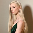 Anya Taylor-Joy’s Mermaid Hair at the Golden Globes Is Shockingly ...