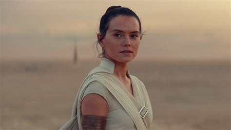Star Wars 5 Ways Rey Resembles Luke And 5 Ways Poe Resembles Han