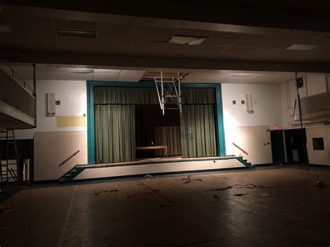 Abandoned Elementary School Gym With The Electricity Still On R