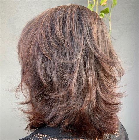Beautiful Shoulder Length Shaggy Hairstyles For Thick Hair