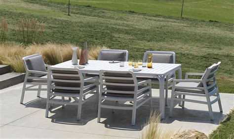 La sezione arredo giardino offre soluzioni ideali per arredare con stile ambienti domestici, alberghi, ristoranti, bar, spazi pubblici e uffici. TAVOLO ALLORO 210 | Progetto Verde vendita online, shop ...