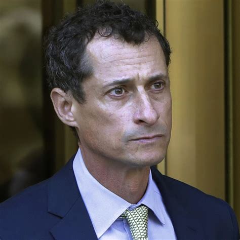 Disgraced Us Ex Congressman Anthony Weiner Released From Prison After