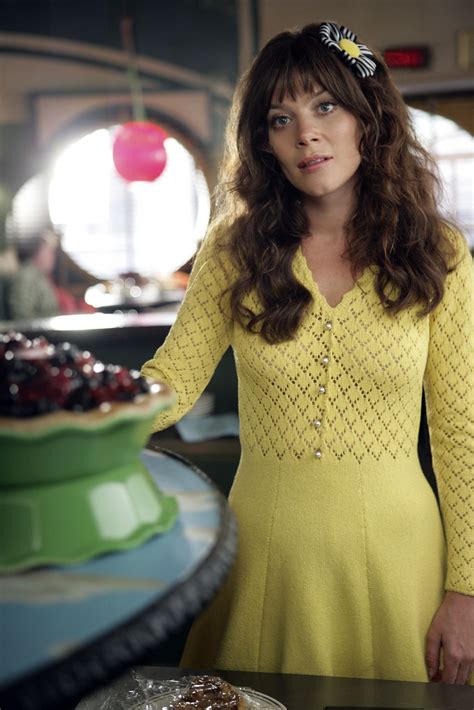 pushing daisies photo promotional pictures circus circus pushing daisies style icon anna