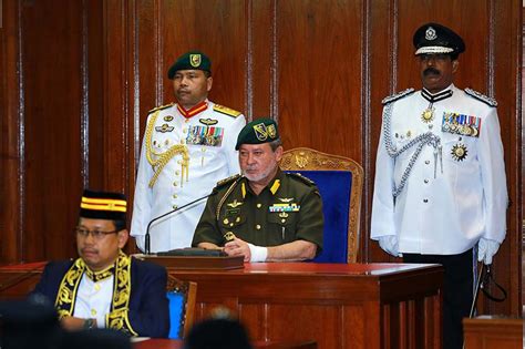 Diketuai oleh pegawai kewangan negeri. Galeri Gambar