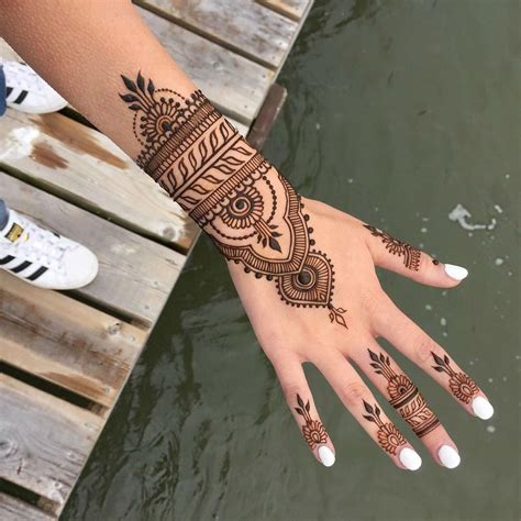 24 Henna Tattoos By Rachel Goldman You Must See Small Henna Tattoos