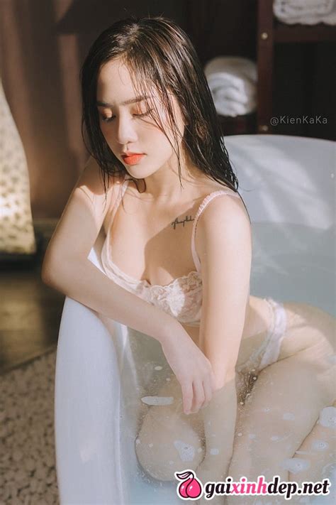 Hình ảnh gái xinh nude Việt Nam đẹp nóng bỏng gợi cảm