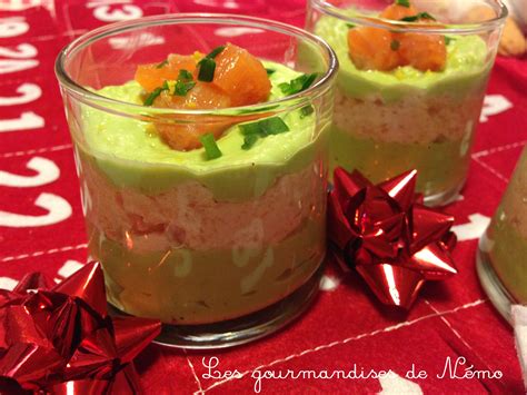 Un magnifique dessert pour vos fêtes de fin d'année !. Verrines de Noël saumon-avocat | Les Gourmandises de Némo
