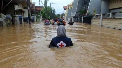 Indonesia Reaches 50 Killed In Flash Floods The Cancun Herald