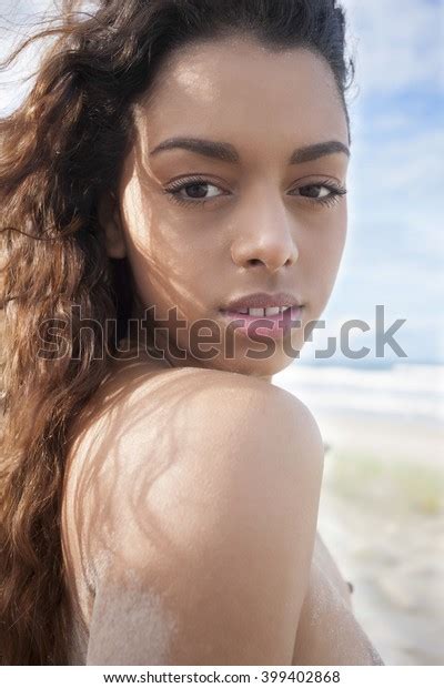 Sexy Nude Brunette Beach Foto De Stock 399402868 Shutterstock