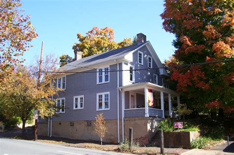 Walking Through Salem: Fall In Salem