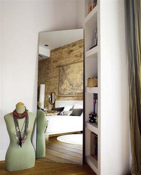 Stylish Mirrors Bringing To Light Functional And Modern Bedroom Designs