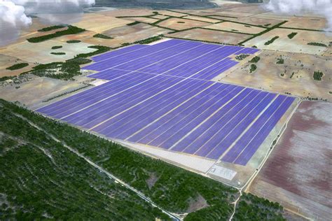 Australias Largest Solar Plant Built In Nsw In 2018 Saving With Solar