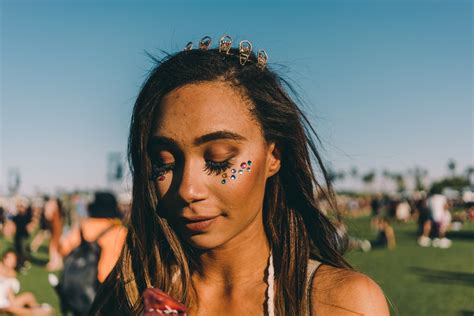 Coachella Hairstyles And Festival Hair Trends That Don T Require A Flower Crown Glamour