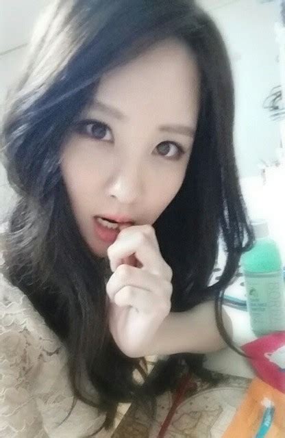 Snsd Seohyun Posed For A Cute Selca Picture Wonderful Generation