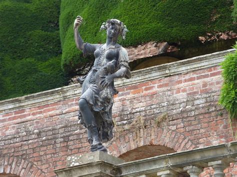 Powis Garden Aviary Terrace Statues Pied Piper Style Flickr