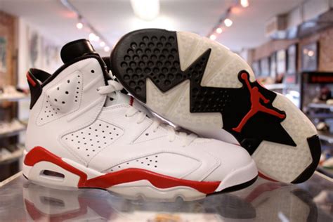 Mj's sixth signature silhouette debuted during the now, the silhouette is back in one of its og colour schemes featuring contrasting shades of white and carmine red. Air Jordan VI (6) Retro - White/Varsity Red | Available ...