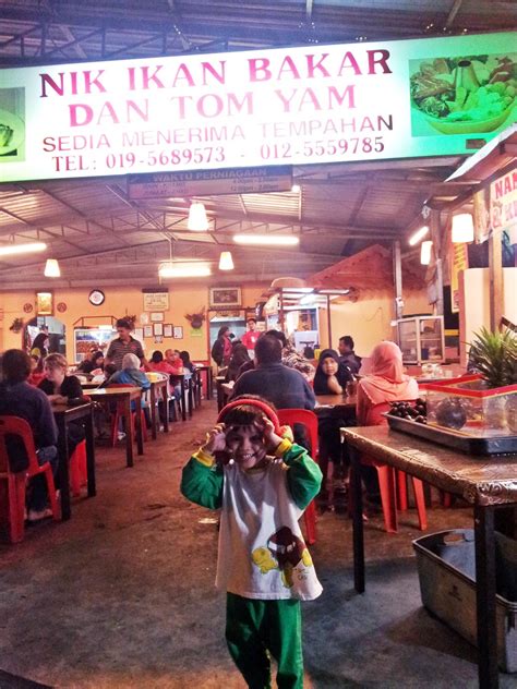 It is approximately 85km from ipoh or about 200km from kuala lumpur. aLw!z b3 my baby: Kedai Makan Best di Cameron Highlands ...