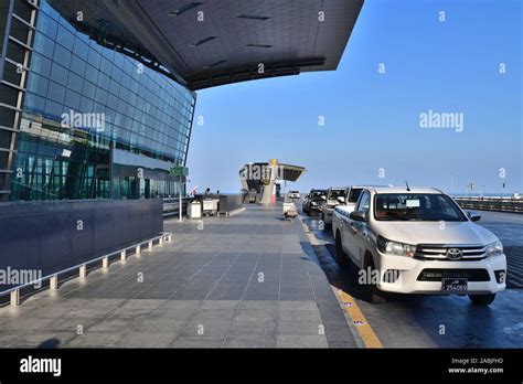 Doha Qatar Nov 17 2019 Cars In Front Of The Entrance To Hamad