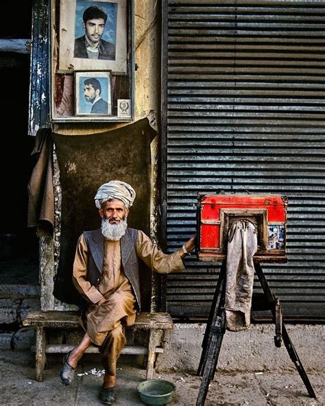 The Photographer In Afghanistan Fotografia Steven Mccurry Steve