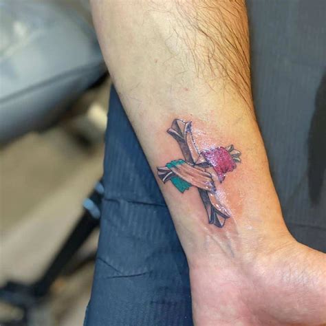 If an idea to get wrist tattoos crosses your mind, what's the first thing you would ask yourself or someone that already has a tattoo? Top 69 Best Small Cross Tattoo Ideas - [2021 Inspiration ...