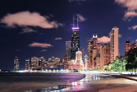 Free Photo Chicago City Urban Skyscraper At Night At Downtown