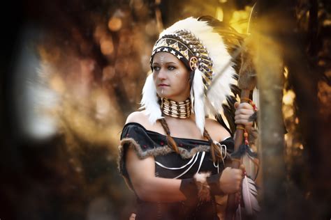 Beautiful Woman In A Native American Costume 4k Ultra Hd