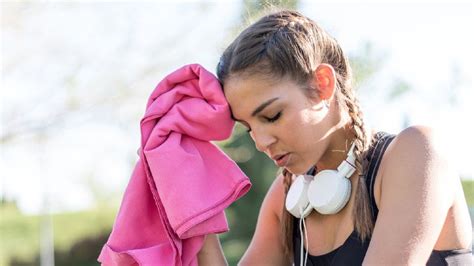5 Things Your Sweat Says About Your Health Sweat Meaning Sweating