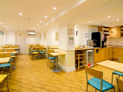 This hotel offers an excellent tourist location base to explore london. Comfort Inn London - Westminster, Victoria, Central London