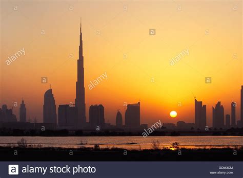 Sunset In Dubaï With Burj Khalifa Tower Dubai Uae Stock Photo Alamy