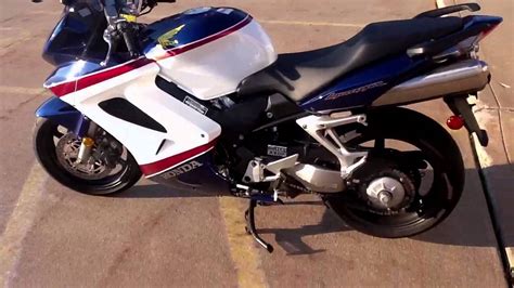 Get the latest specifications for honda vfr 800 2007 motorcycle from mbike.com! 2007 Vfr 800 interceptor special edition - YouTube