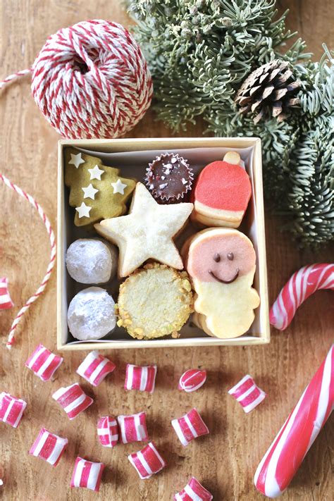 Christmas Cookie Box | Cookie box, Christmas cookie box, Christmas cookie boxes
