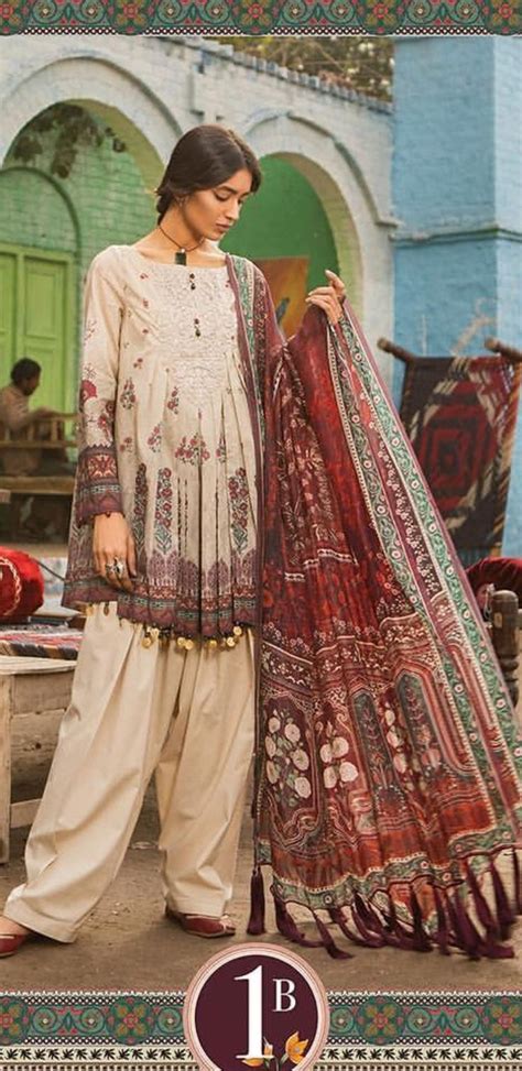 Pin By Rifat Tariq On Dopatta Styles Stylish Dresses Pakistani Dress