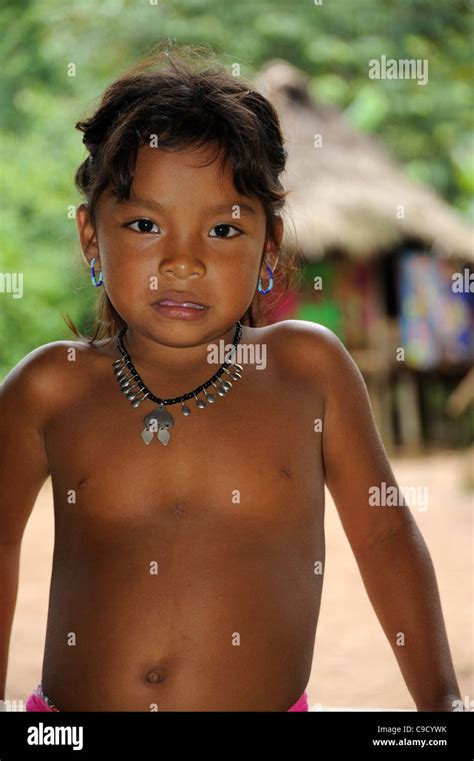Embera Girl Fotos E Imágenes De Stock Alamy