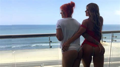 Esperanza Gomez tiene sexo en vivo videos de lesbianas beso lésbico