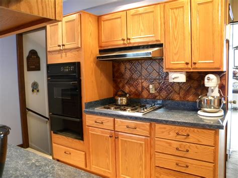 The appalachian oak kitchen cabinet line is a traditional oak cabinet with a honey stain that can be used in a variety of settings. Mix and Match of Great Kitchen Cabinet Hardware Ideas for ...